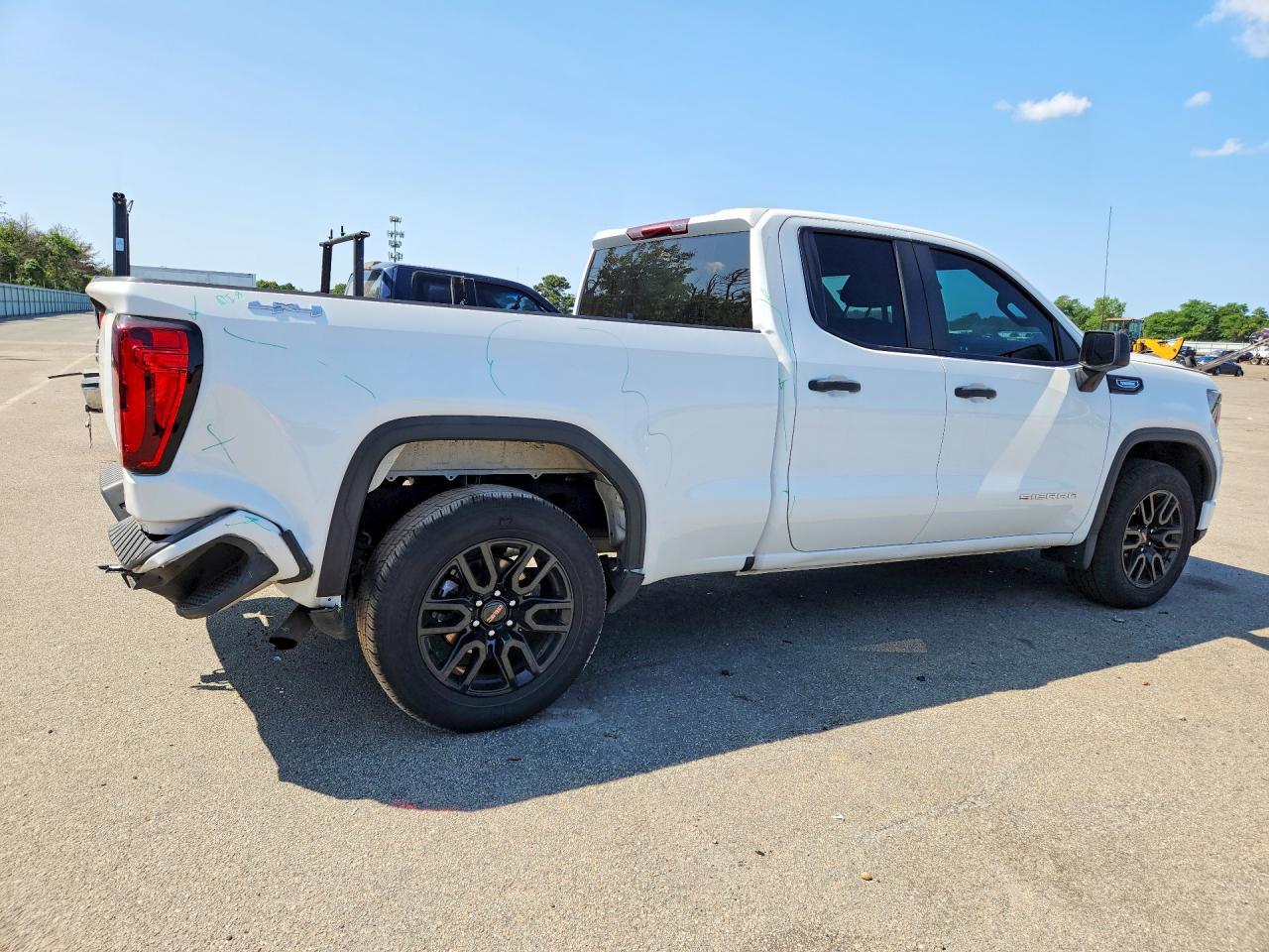 2025 GMC Sierra K1500 - zdjęcie 3