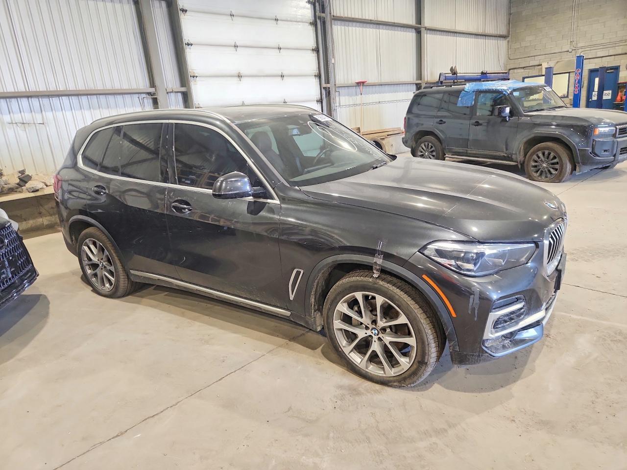 2023 BMW X5 xDrive40I - zdjęcie 4
