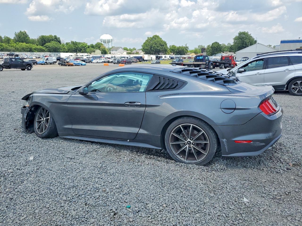 2019 Ford Mustang - zdjęcie 2