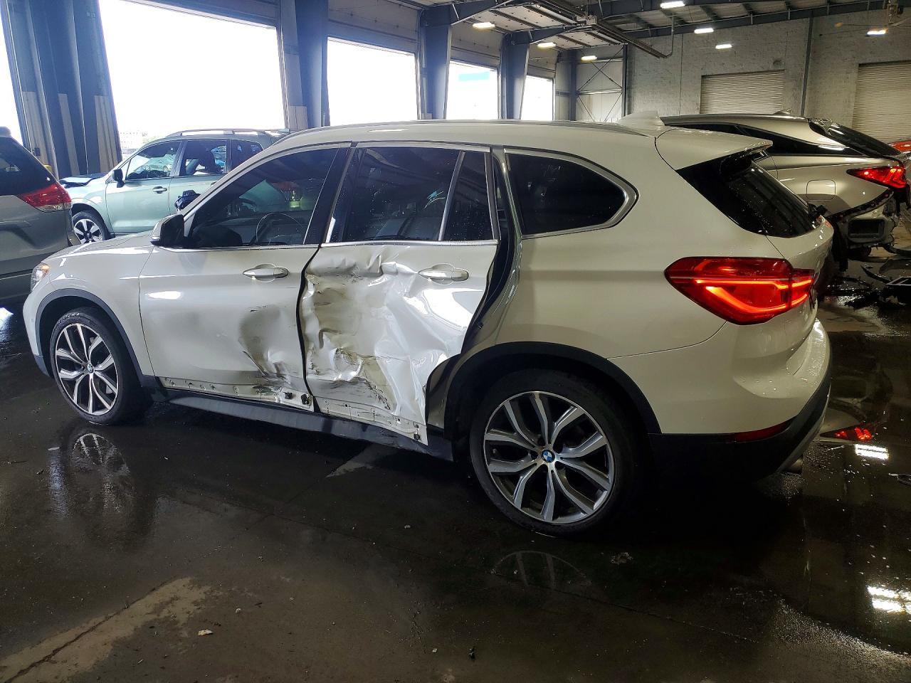 2016 BMW X1 xDrive28I - zdjęcie 2