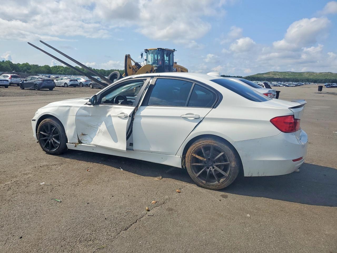 2014 BMW 320 I xDrive - zdjęcie 2