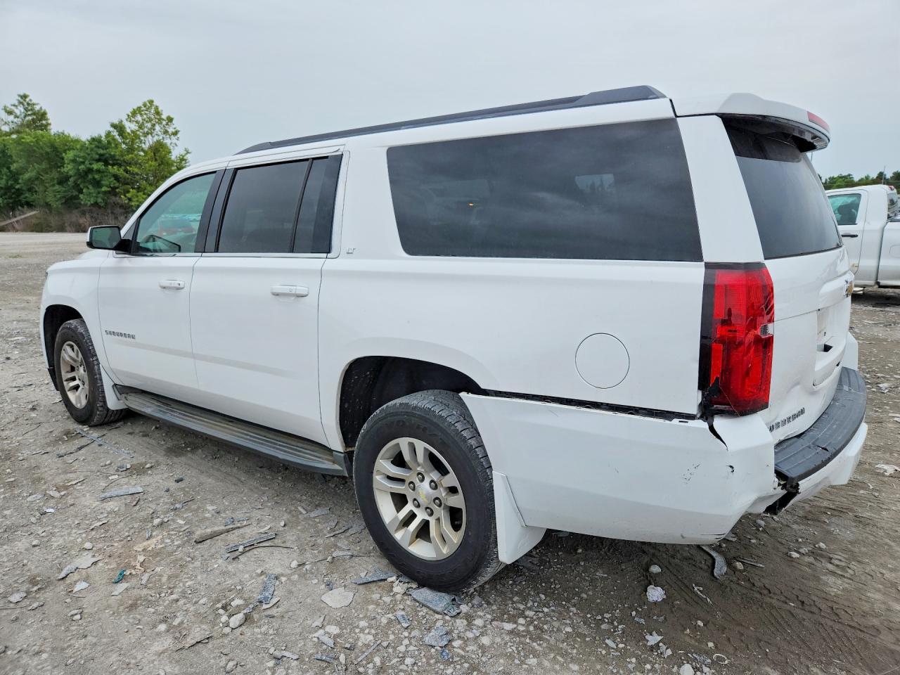 2015 Chevrolet Suburban K1500 Lt - zdjęcie 2