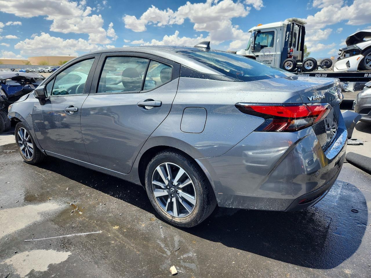 2025 Nissan Versa Sv - zdjęcie 2