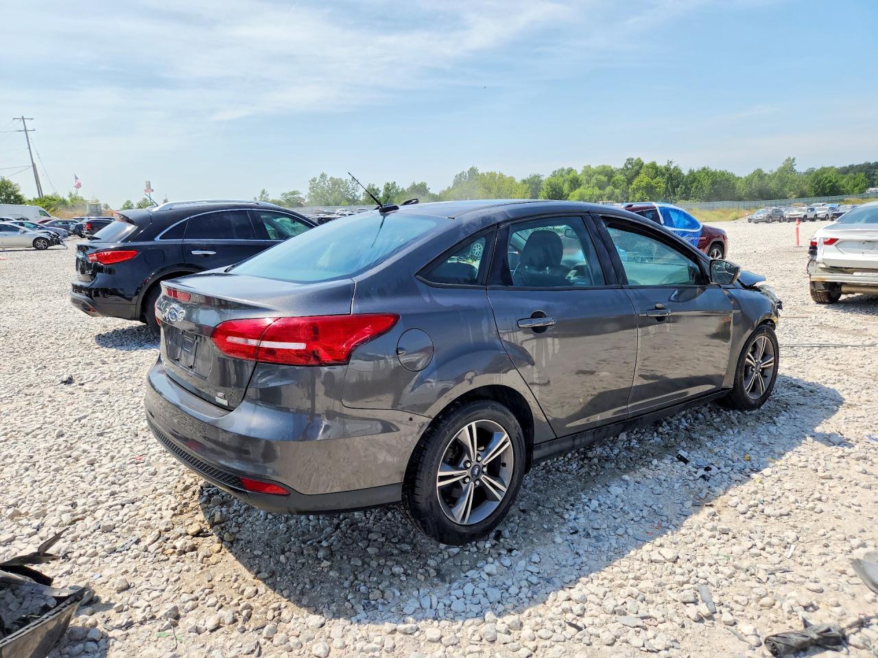 2017 Ford Focus Se - zdjęcie 3