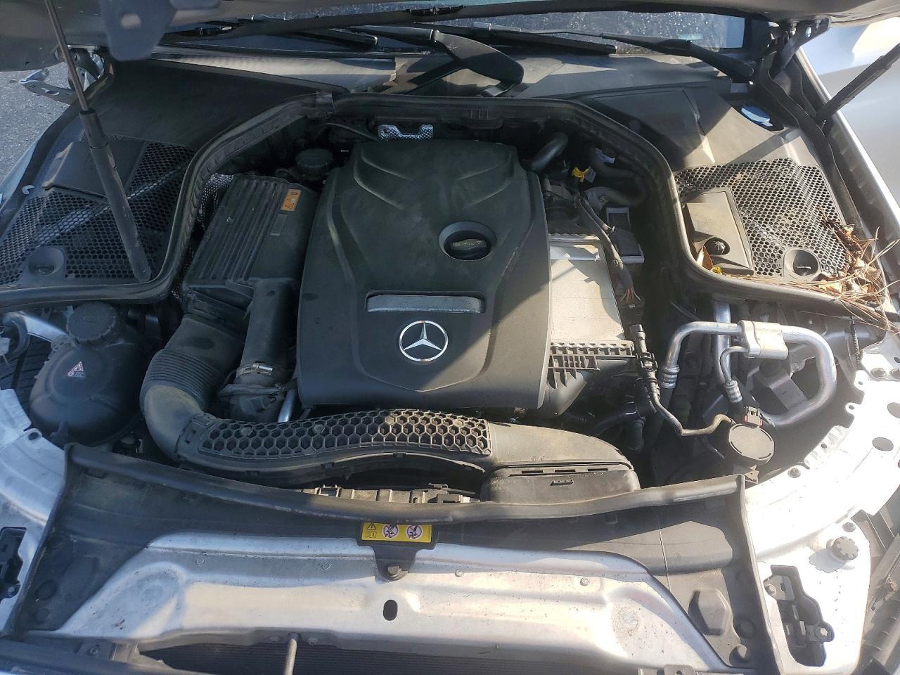 2017 Mercedes-Benz C 300 4Matic - zdjęcie 11