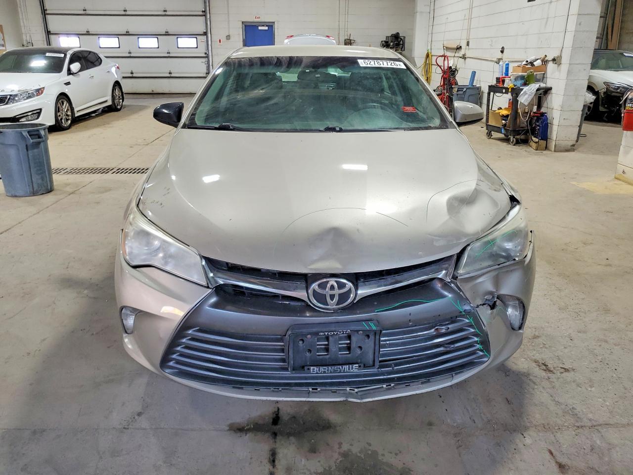 2016 Toyota Camry Le - zdjęcie 5