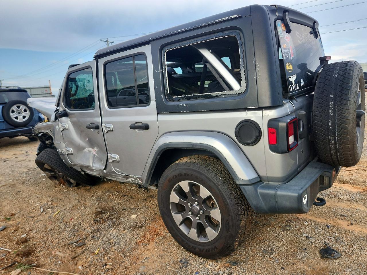 2018 Jeep Wrangler Unlimited Sahara - zdjęcie 2