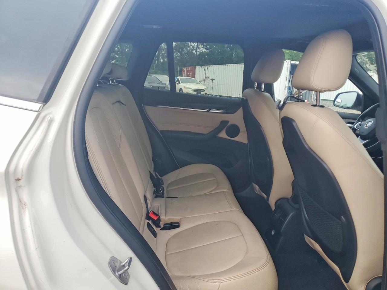 2016 BMW X1 xDrive28I - zdjęcie 11