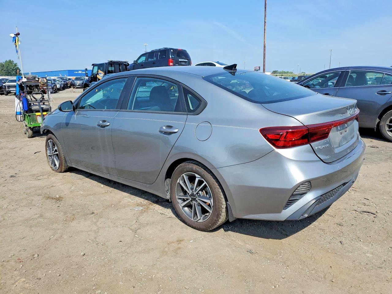 2023 Kia Forte Lxs - zdjęcie 2