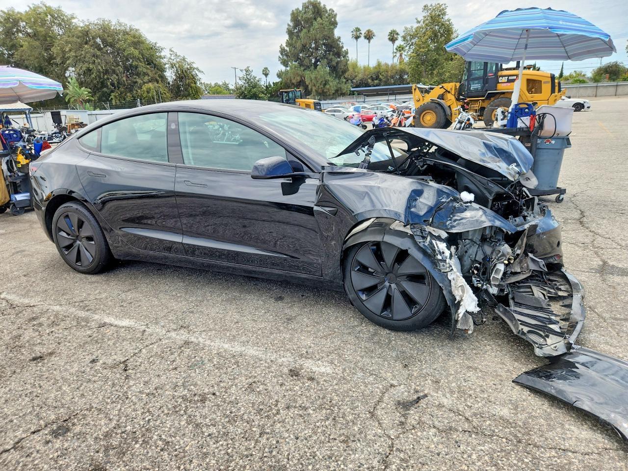 2025 Tesla Model 3 - zdjęcie 4