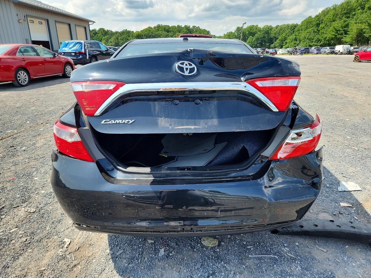 2015 Toyota Camry Le - zdjęcie 6