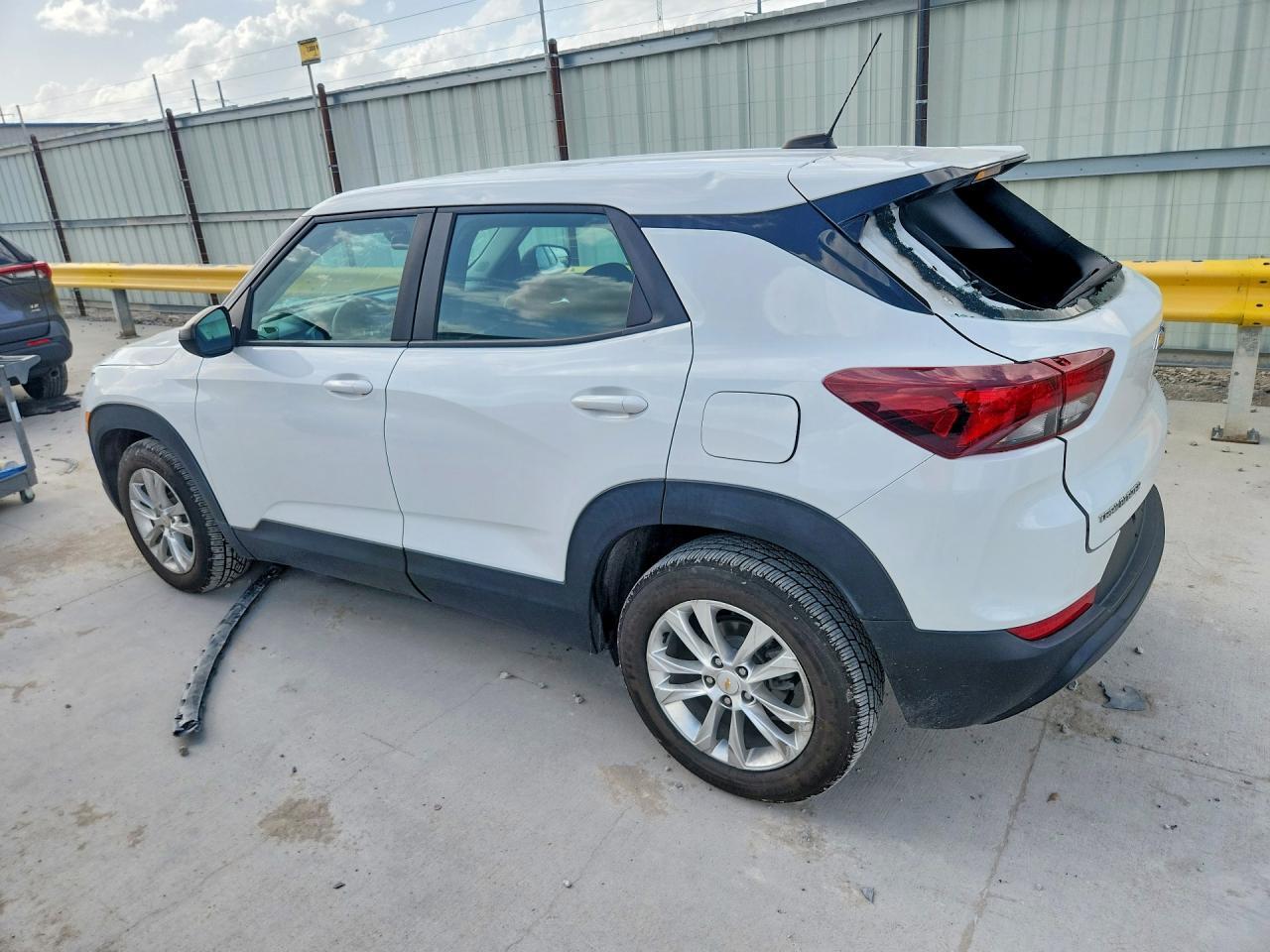 2023 Chevrolet Trailblazer Ls - zdjęcie 2