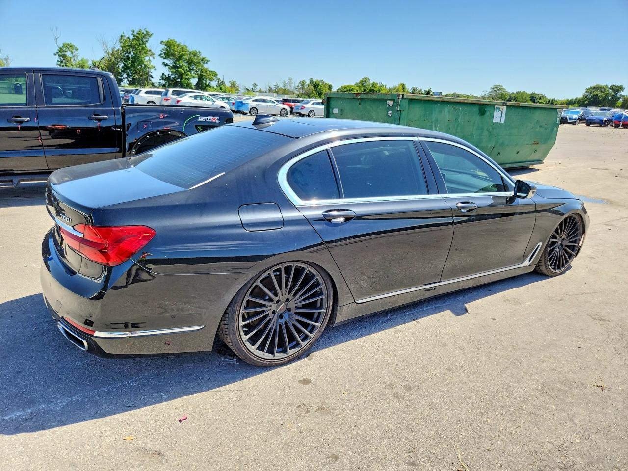 2016 BMW Seria 7 750i - zdjęcie 3