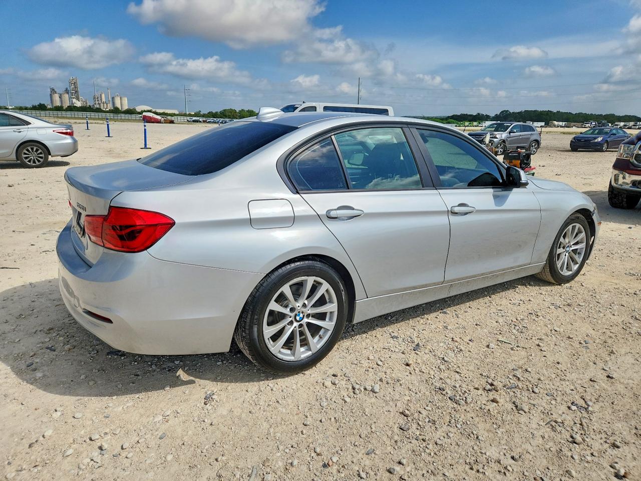2018 BMW 320 I - zdjęcie 3