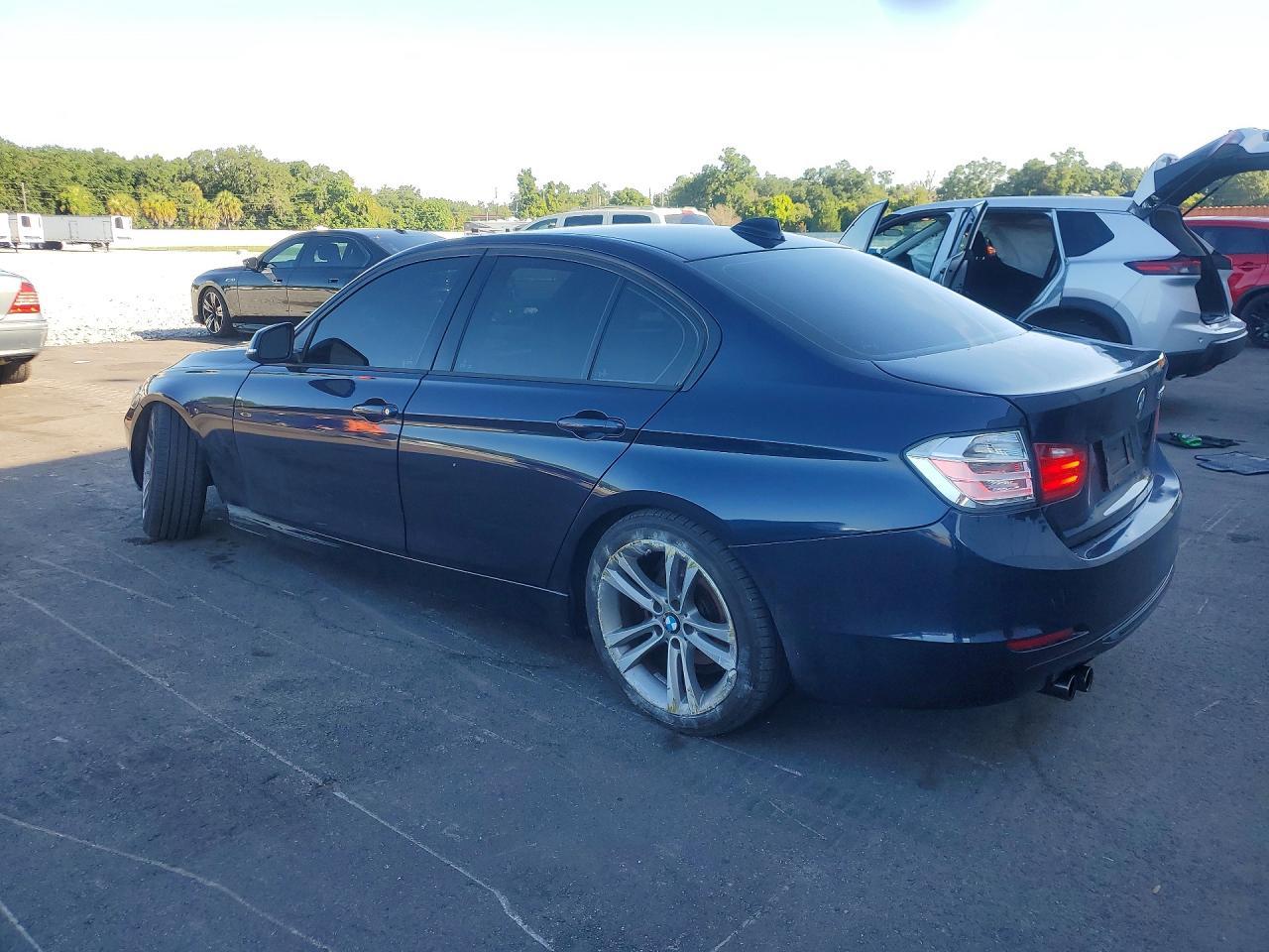 2015 BMW 328 I - zdjęcie 2