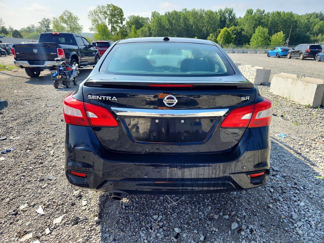2019 Nissan Sentra Sr - zdjęcie 6