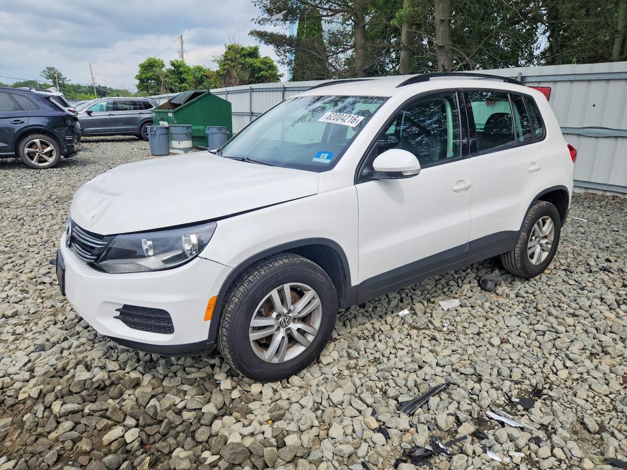 2016 Volkswagen Tiguan S - zdjęcie główne