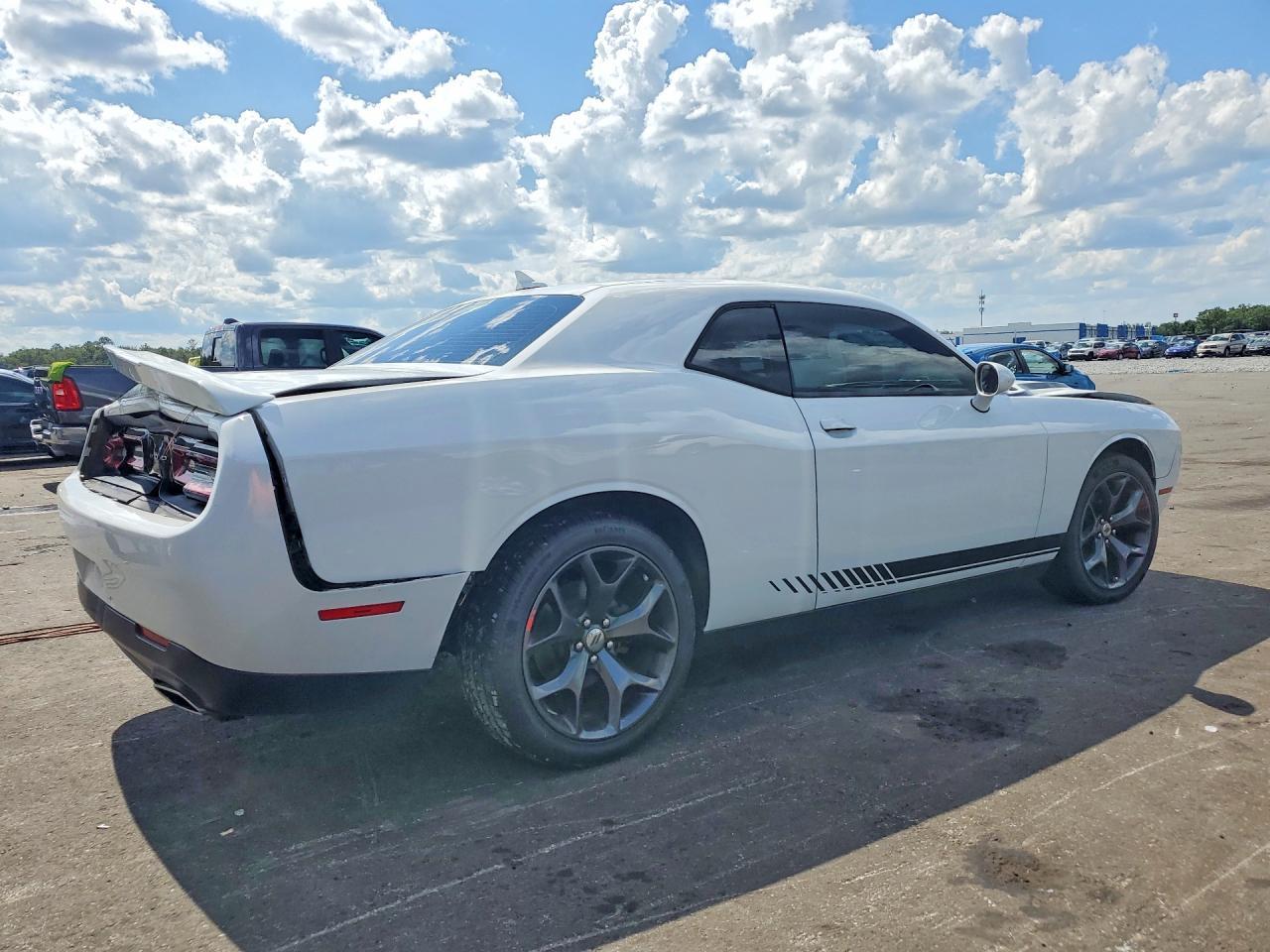 Dodge Challenger - zdjęcie 3