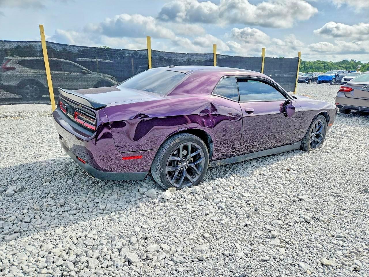 2022 Dodge Challenger Sxt - zdjęcie 3