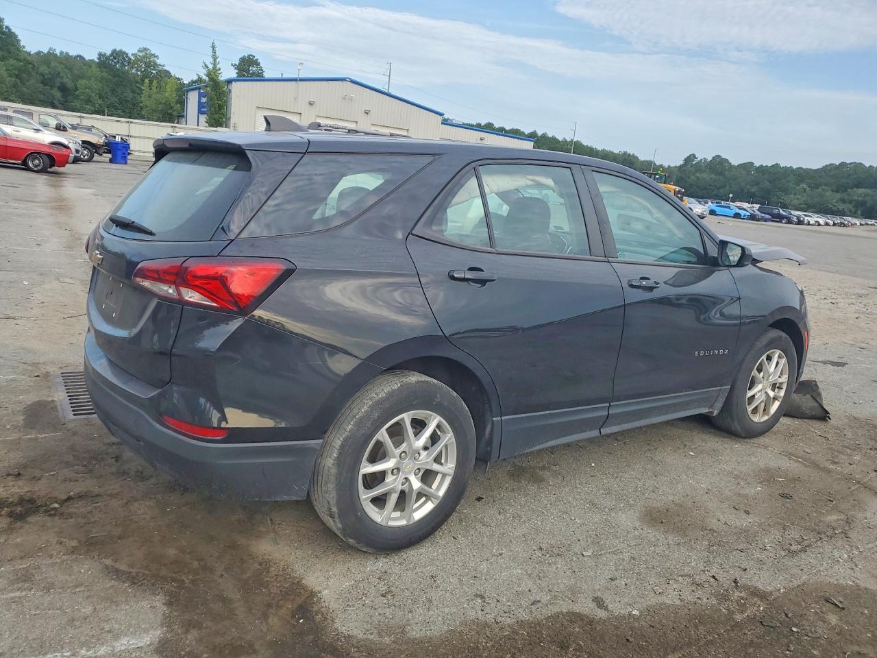 2022 Chevrolet Equinox Ls - zdjęcie 3