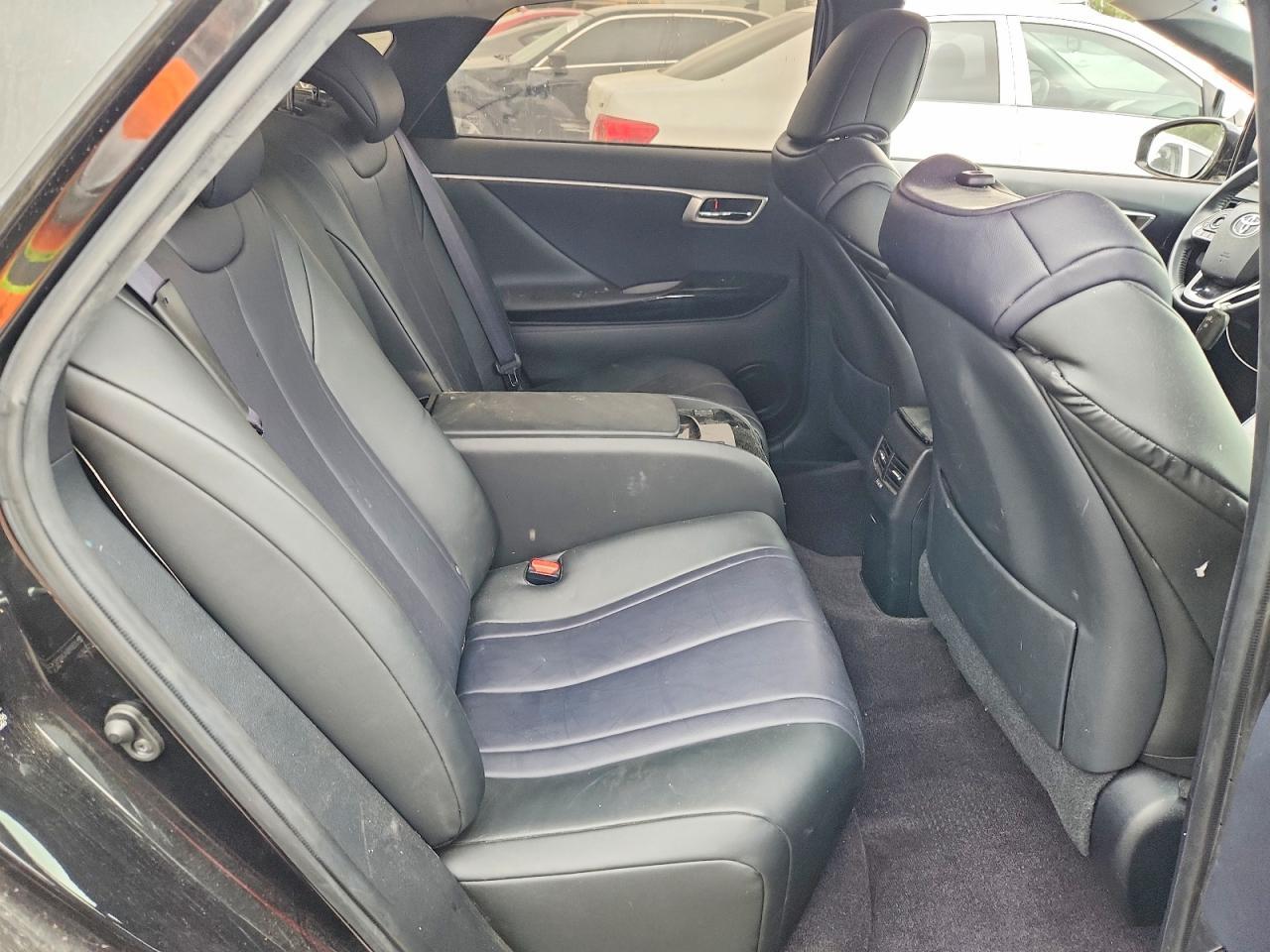 2018 Toyota Mirai Base - zdjęcie 10