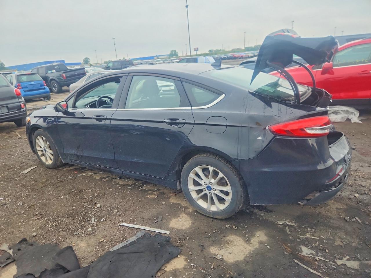 2020 Ford Fusion Se - zdjęcie 2