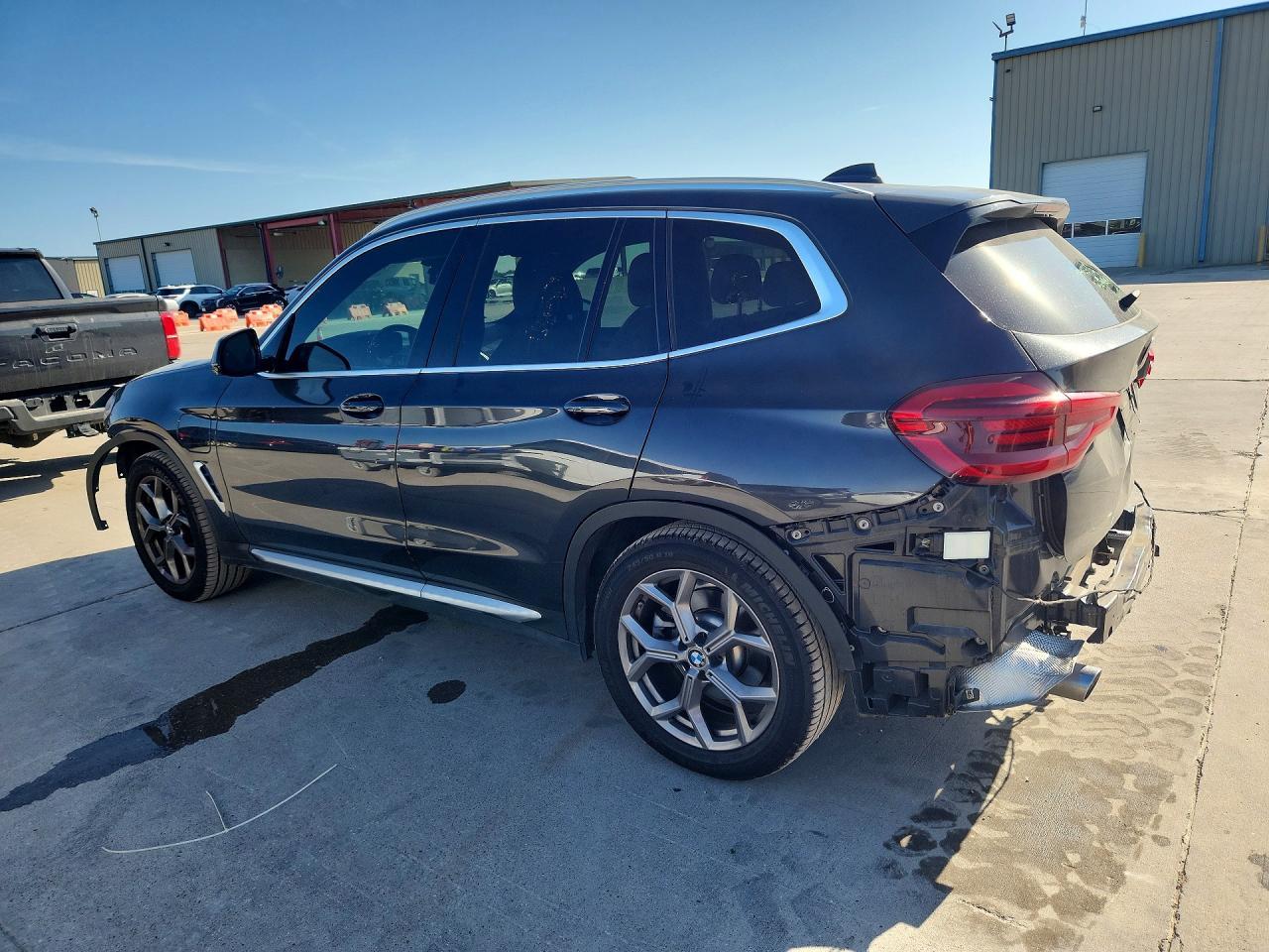 2021 BMW X3 xDrive30E - zdjęcie 2