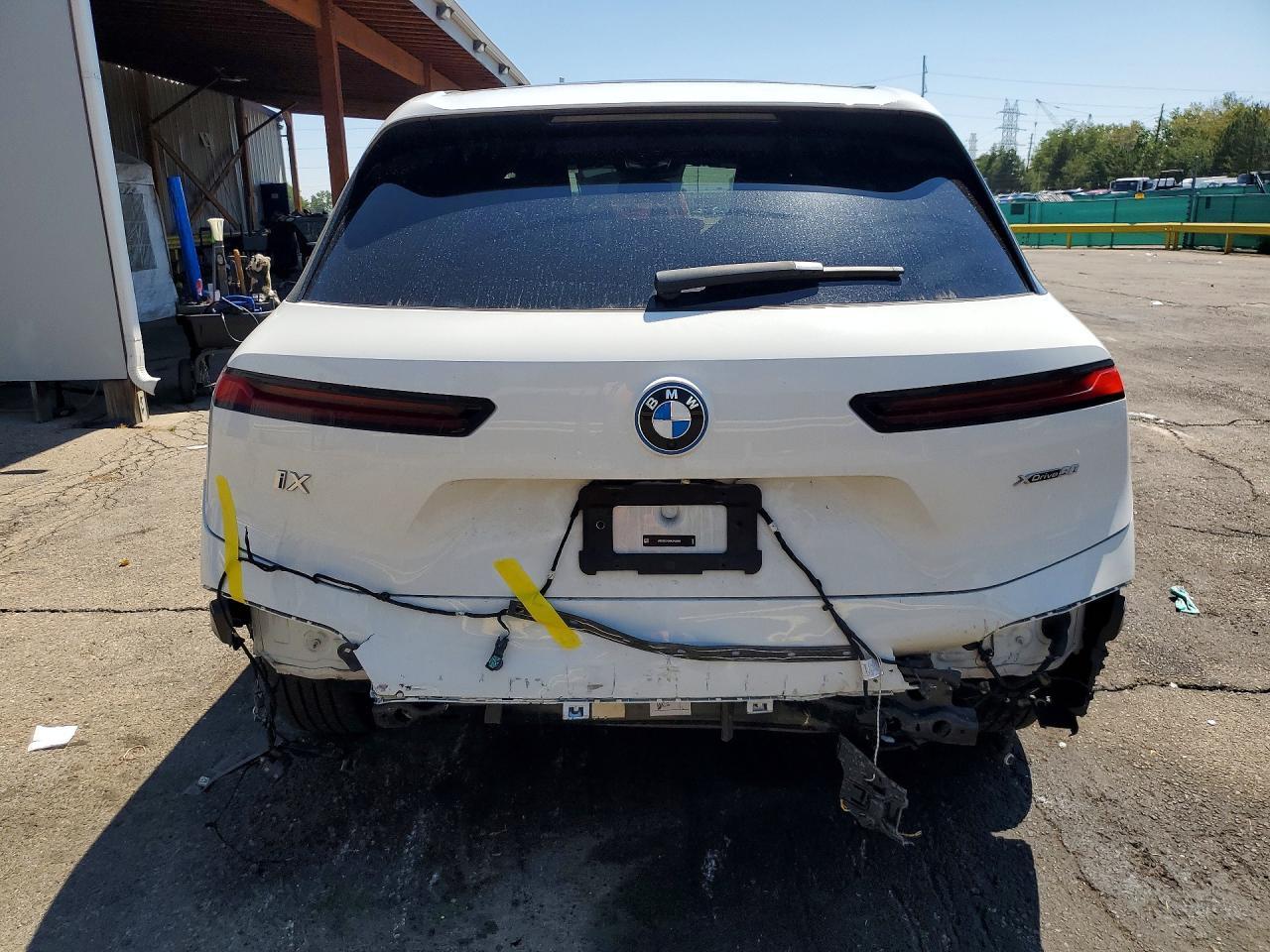2024 BMW Ix xDrive50 - zdjęcie 6