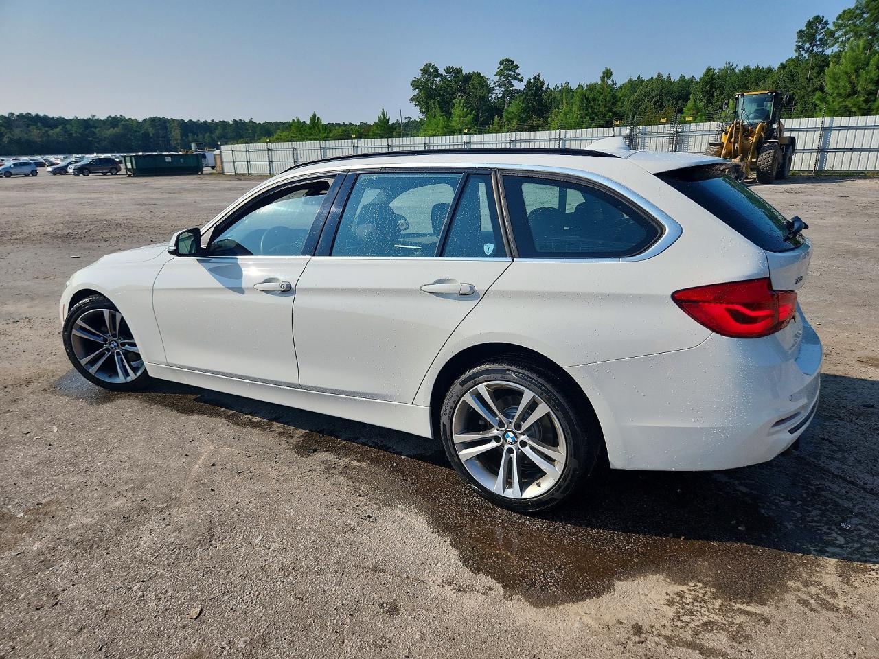 2017 BMW Seria 3 330i - zdjęcie 2