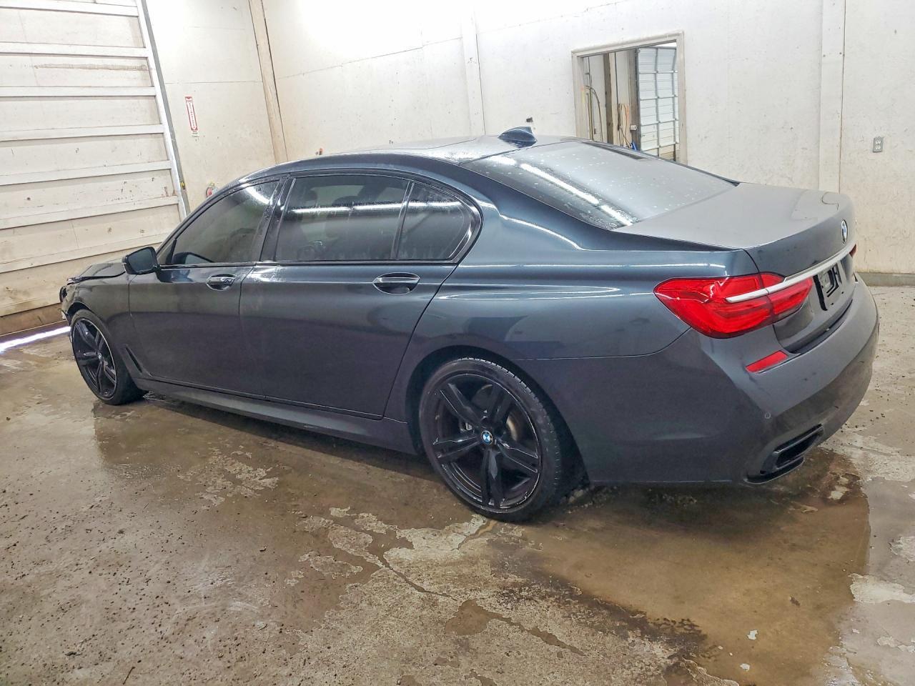 2019 BMW 740 I - zdjęcie 2