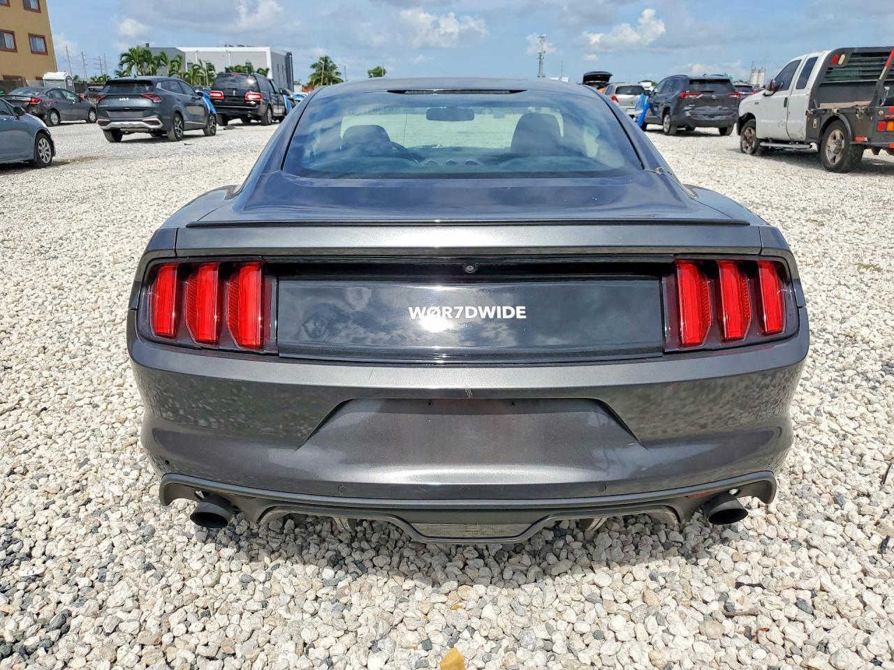 2016 Ford Mustang - zdjęcie 6