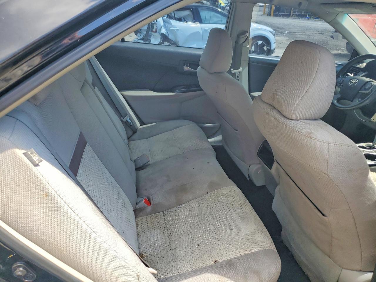 2014 Toyota Camry Le - zdjęcie 10