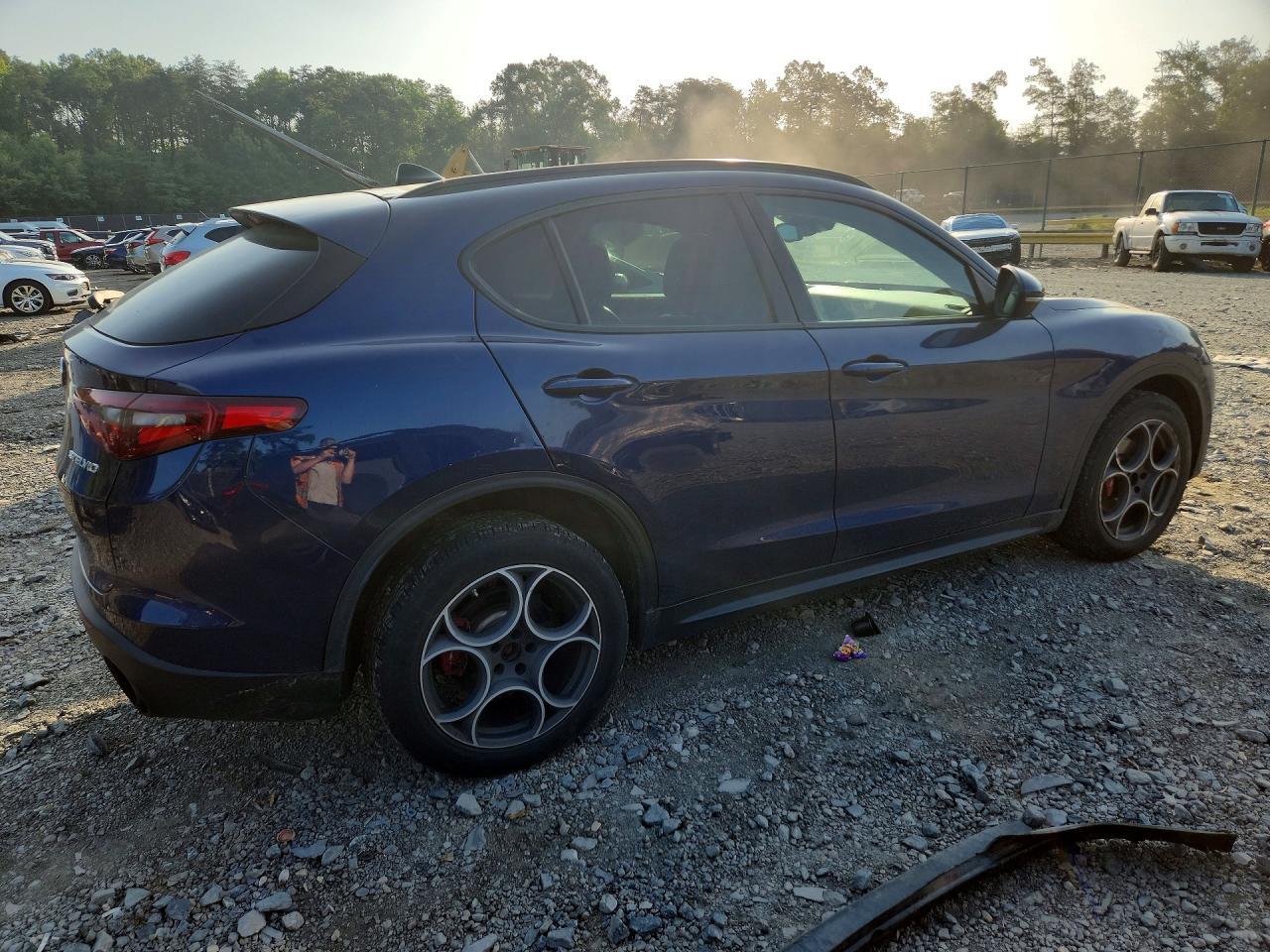 2018 Alfa Romeo Stelvio Sport - zdjęcie 3