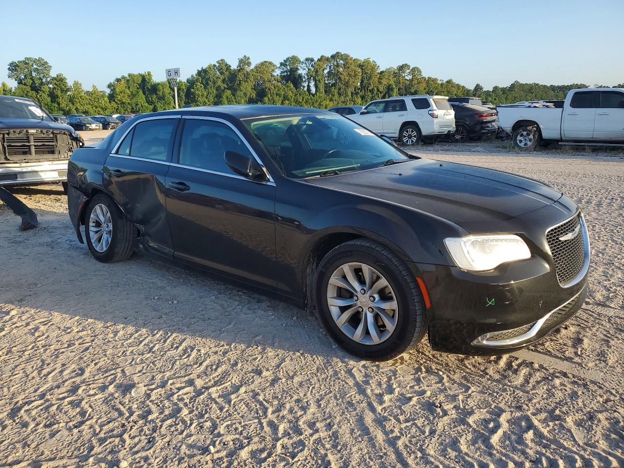 2016 Chrysler 300 Limited - zdjęcie 4