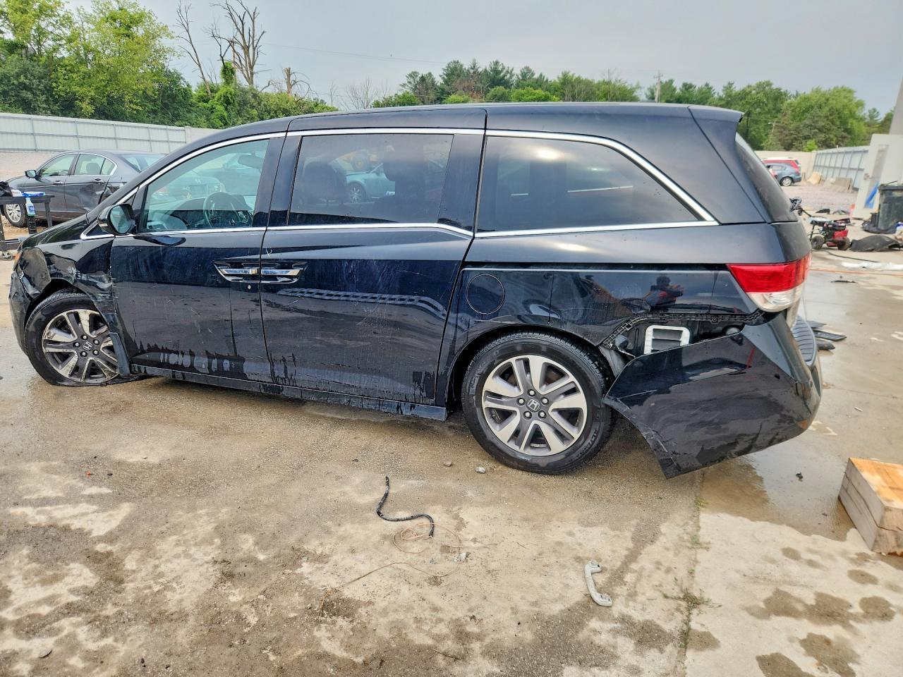 2016 Honda Odyssey Touring - zdjęcie 2