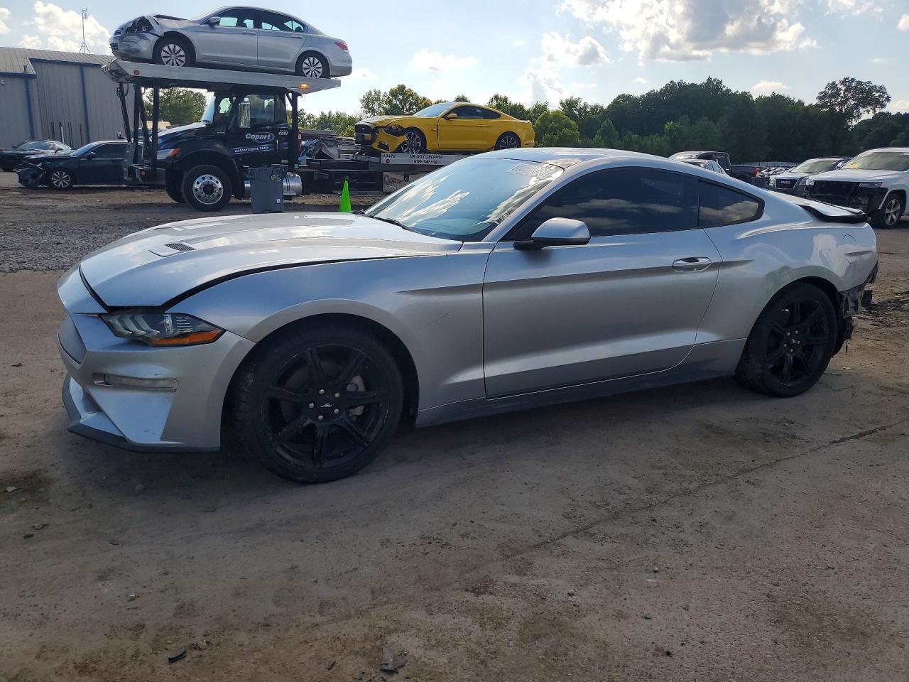 2020 Ford Mustang - zdjęcie główne