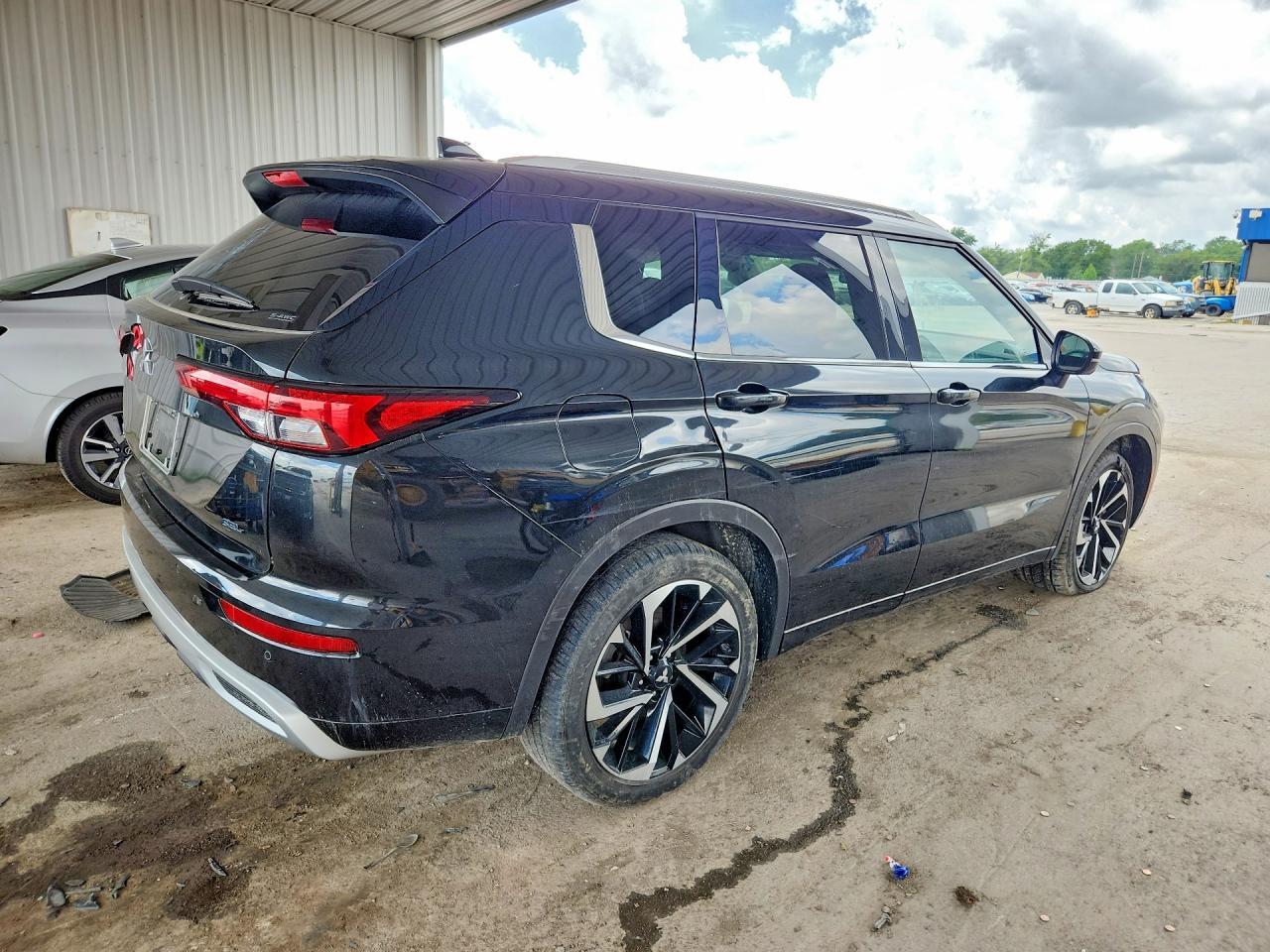 2024 Mitsubishi Outlander Sel - zdjęcie 3
