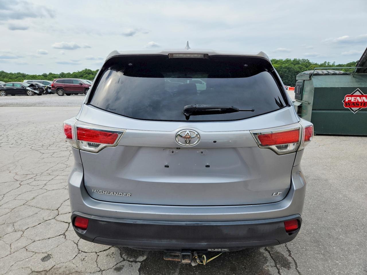 2014 Toyota Highlander Le Plus - zdjęcie 6