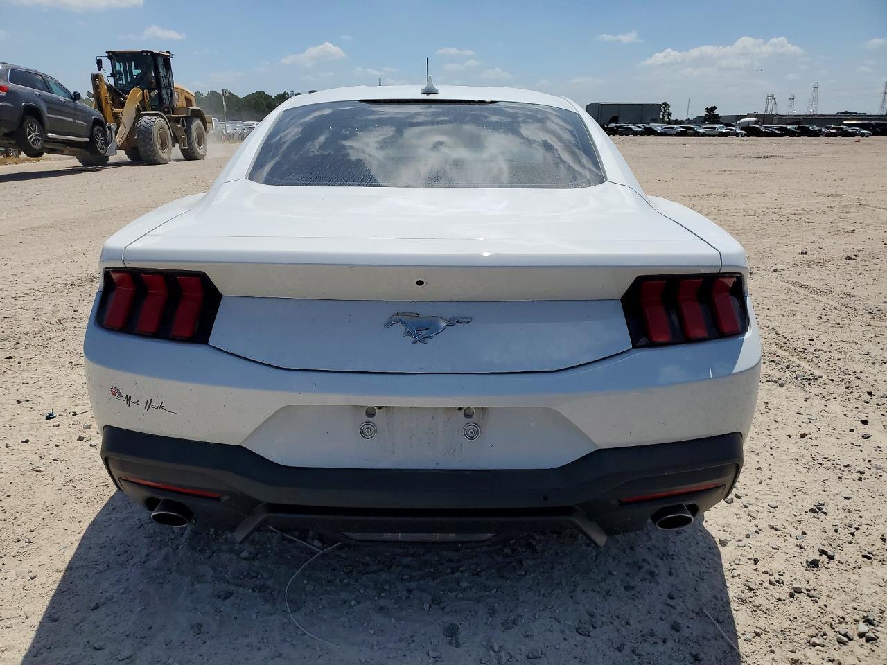 2024 Ford Mustang - zdjęcie 6