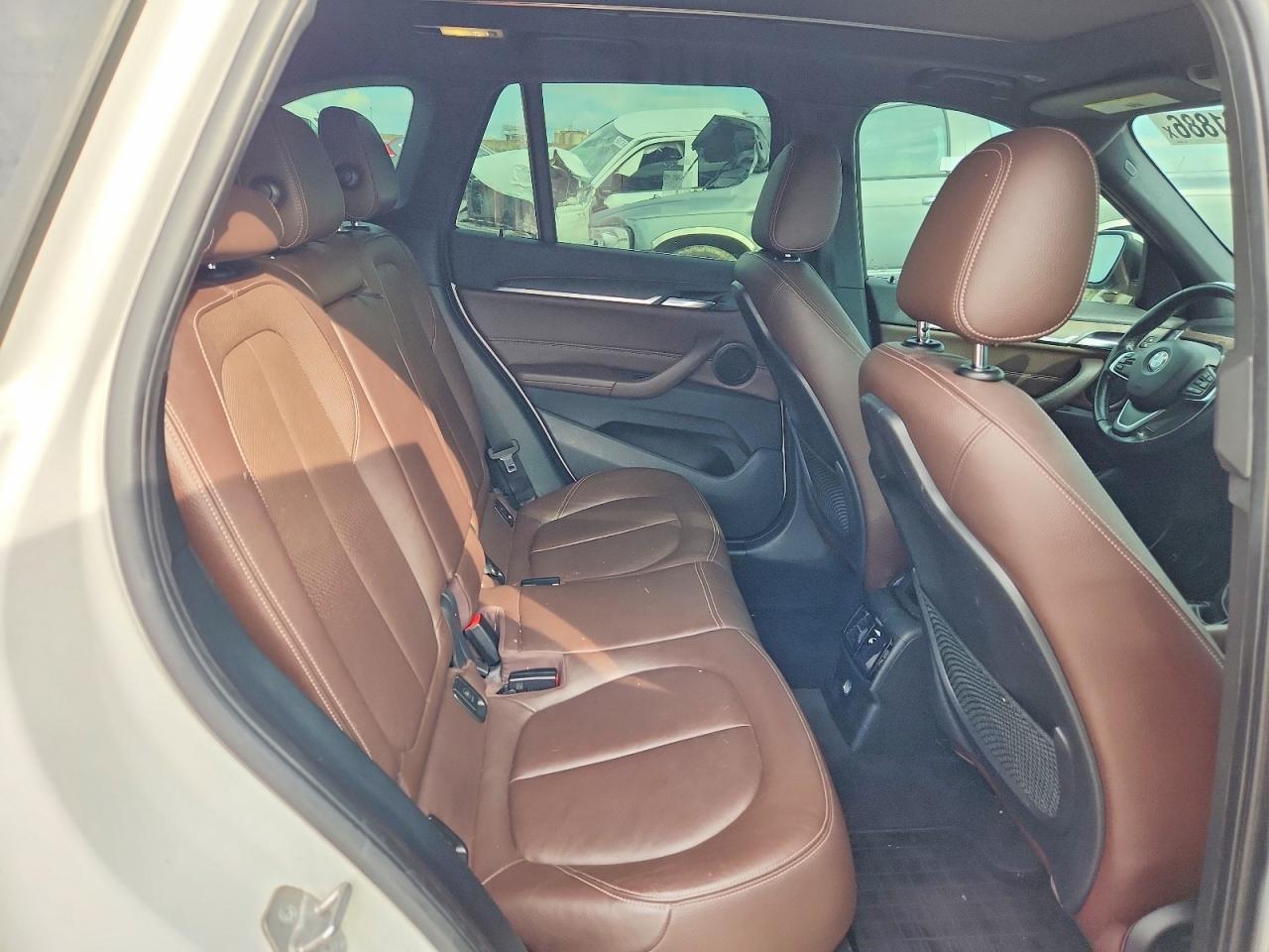 2016 BMW X1 xDrive28I - zdjęcie 11