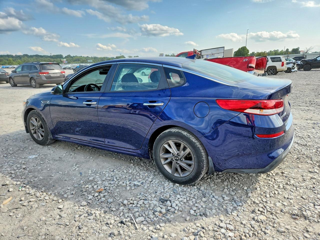 2020 Kia Optima Lx - zdjęcie 2
