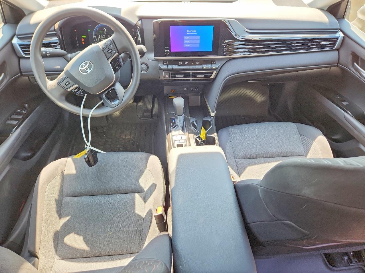 2026 Toyota Camry Le - zdjęcie 8