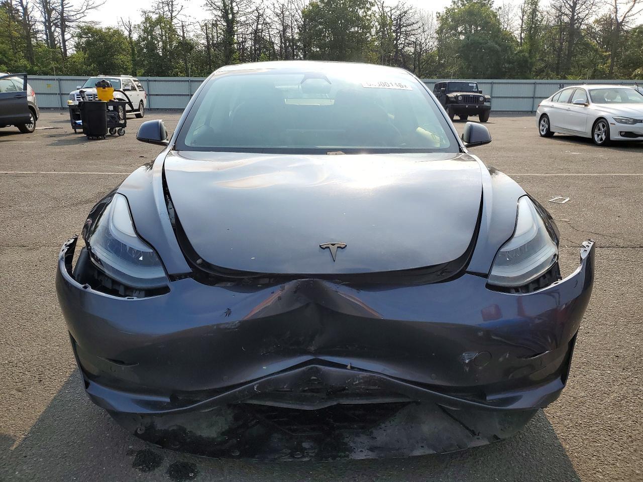2021 Tesla Model 3 - zdjęcie 5