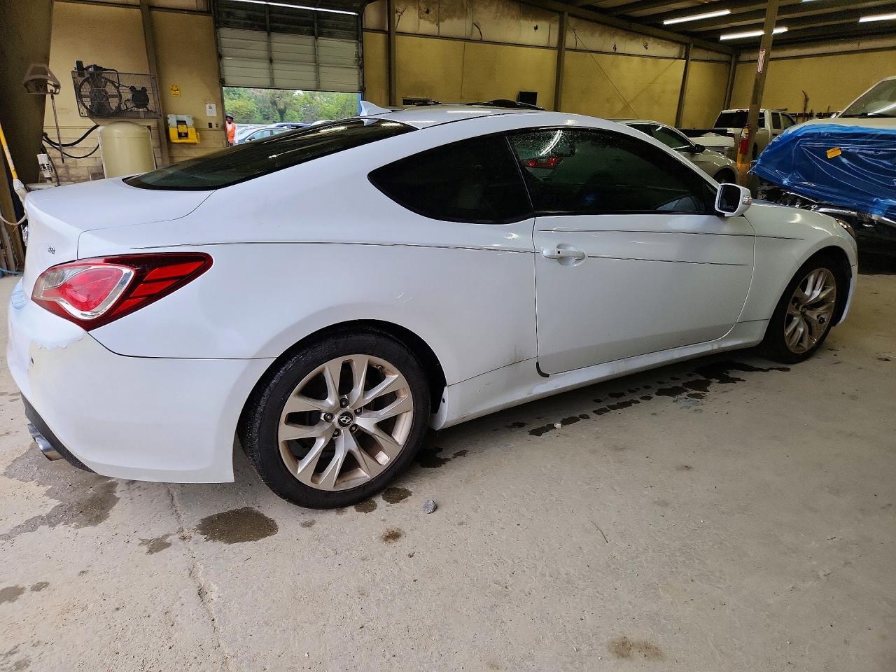 2014 Hyundai Genesis Coupe 3.8L - zdjęcie 3