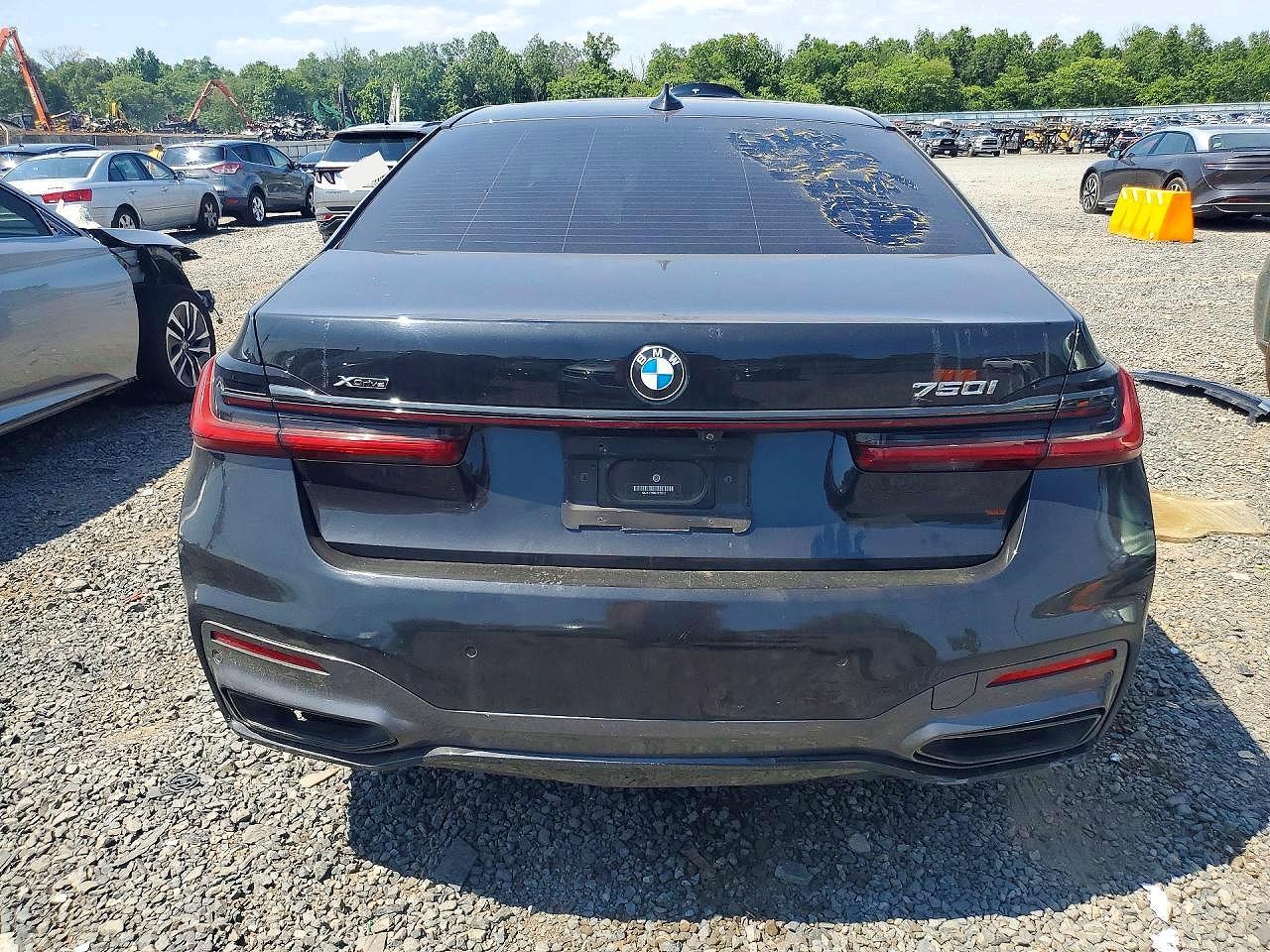 2021 BMW Seria 7 750i - zdjęcie 6
