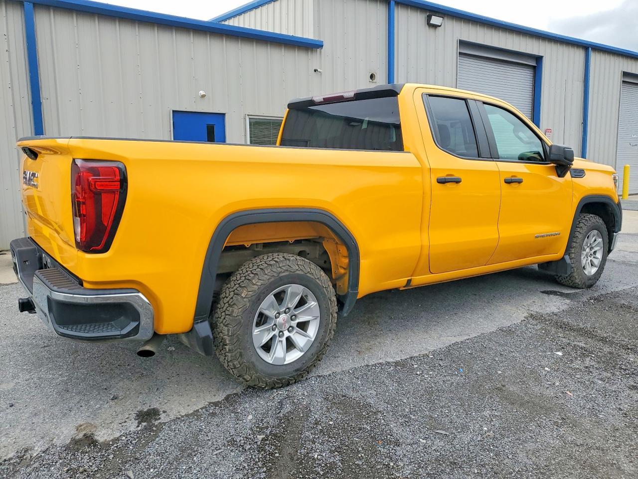 2021 GMC Sierra C1500 - zdjęcie 3