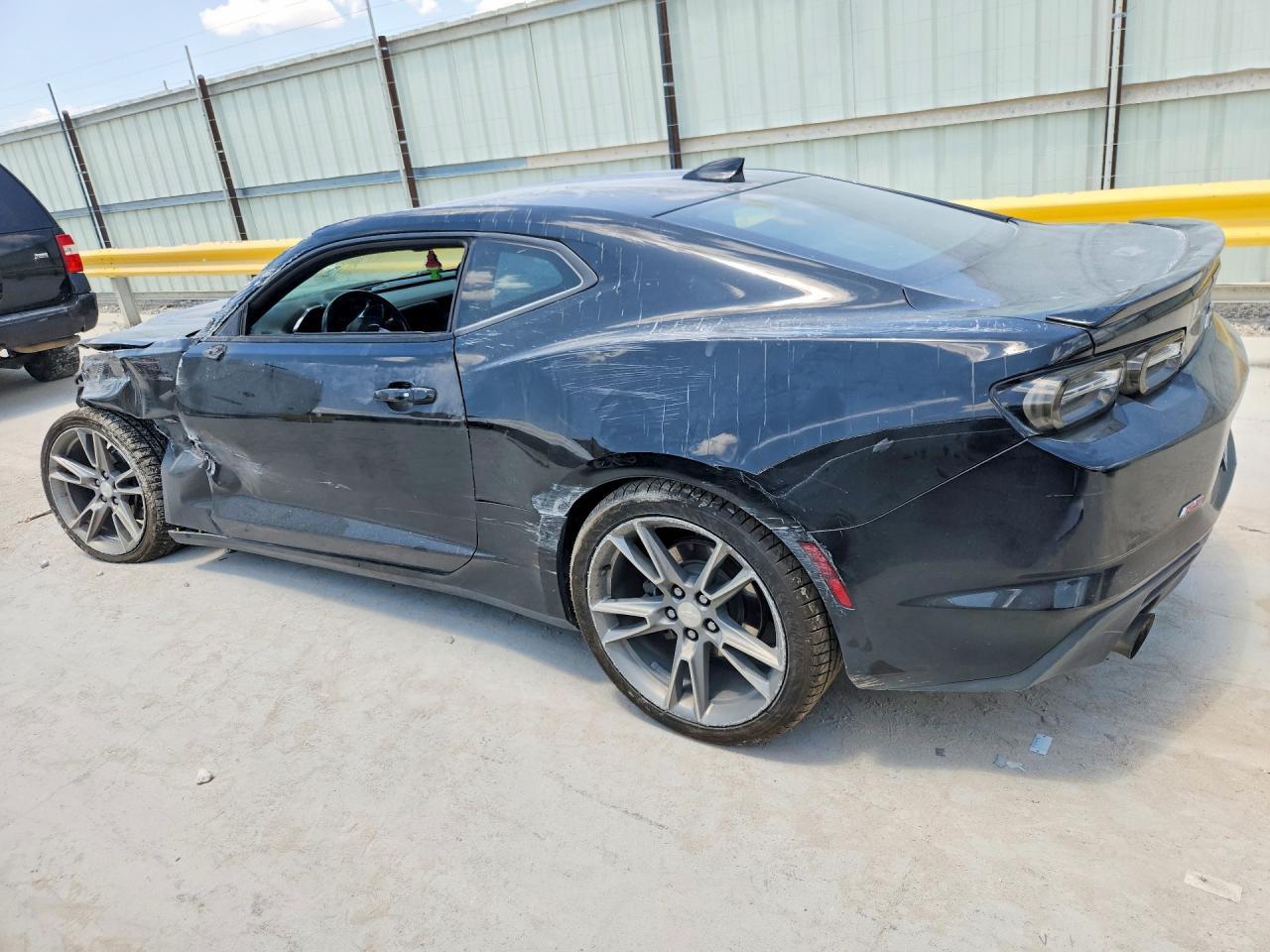 2019 Chevrolet Camaro Ls - zdjęcie 2