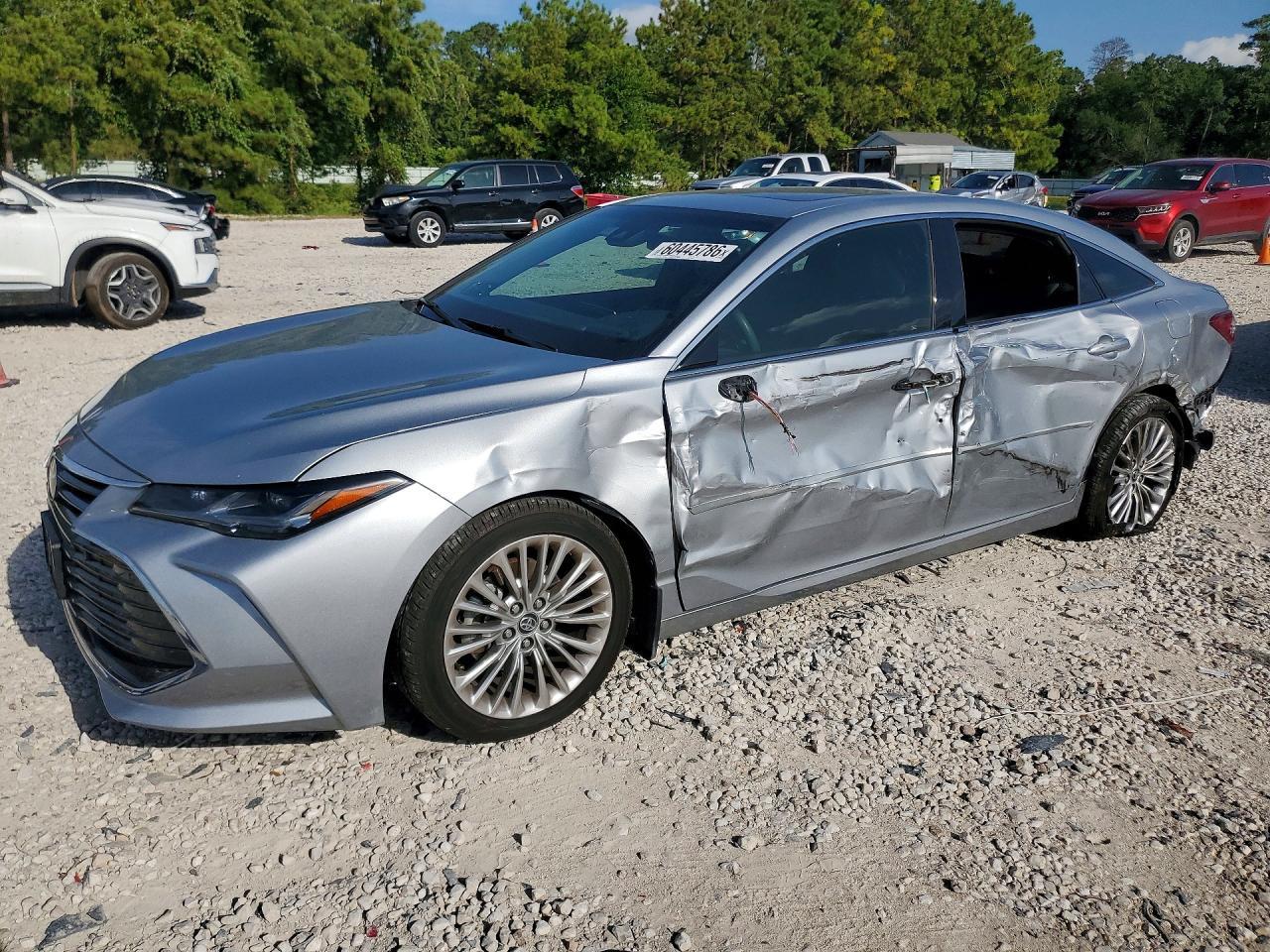 2020 Toyota Avalon Limited - zdjęcie główne
