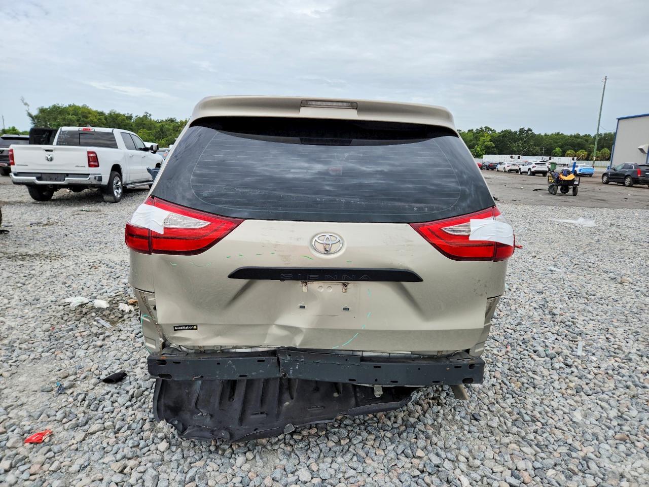 2016 Toyota Sienna L 7-Passenger - zdjęcie 6