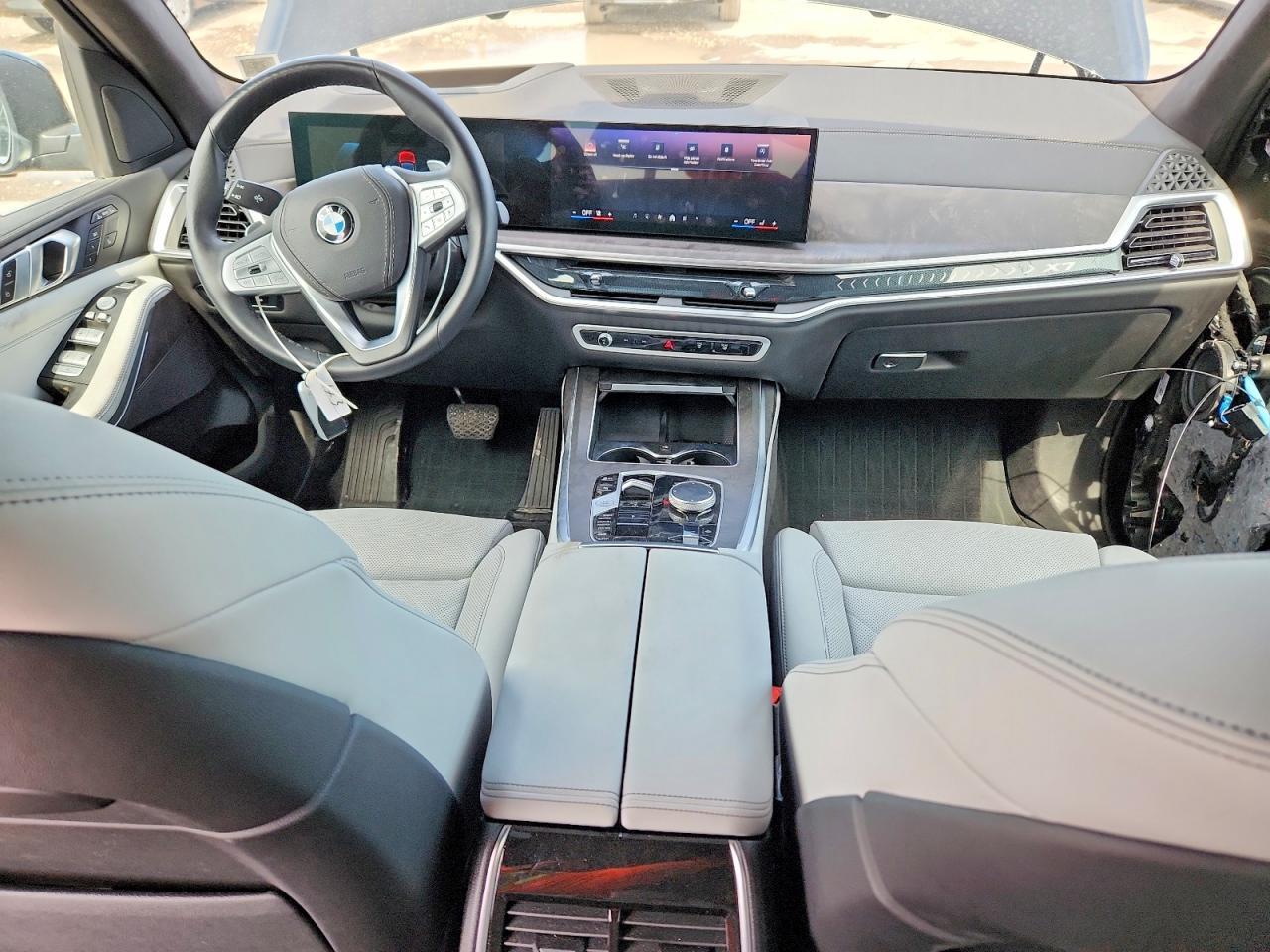 2025 BMW X7 xDrive40I - zdjęcie 8